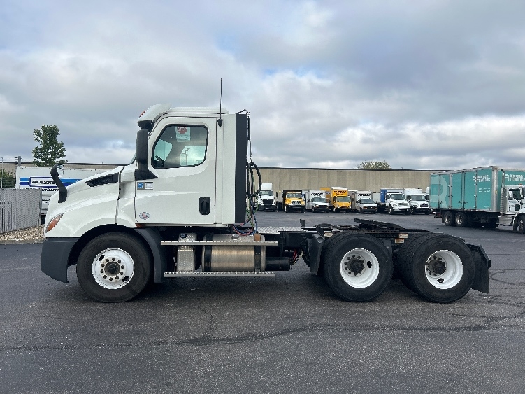 2020 Freightliner Cascadia in Piqua, OH — photo 4