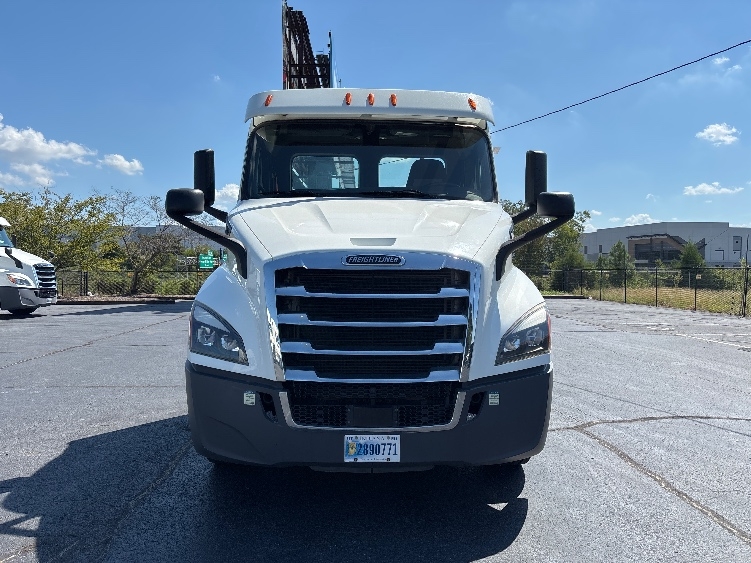 2020 Freightliner Cascadia in Concord, NC — photo 2