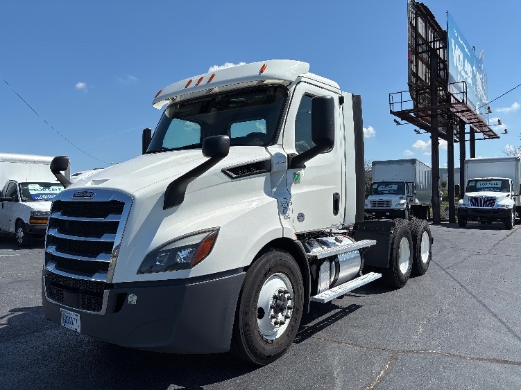 2020 Freightliner Cascadia in Concord, NC — photo 3