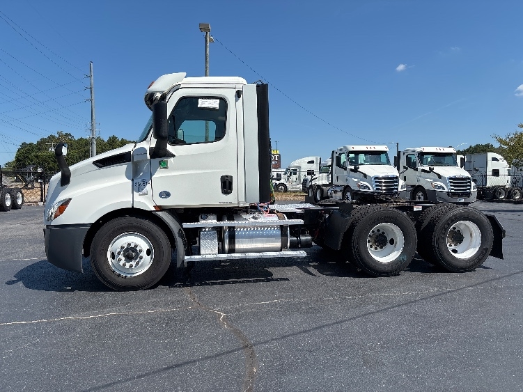 2020 Freightliner Cascadia in Concord, NC — photo 4
