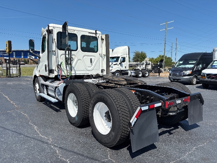 2020 Freightliner Cascadia in Concord, NC — photo 5