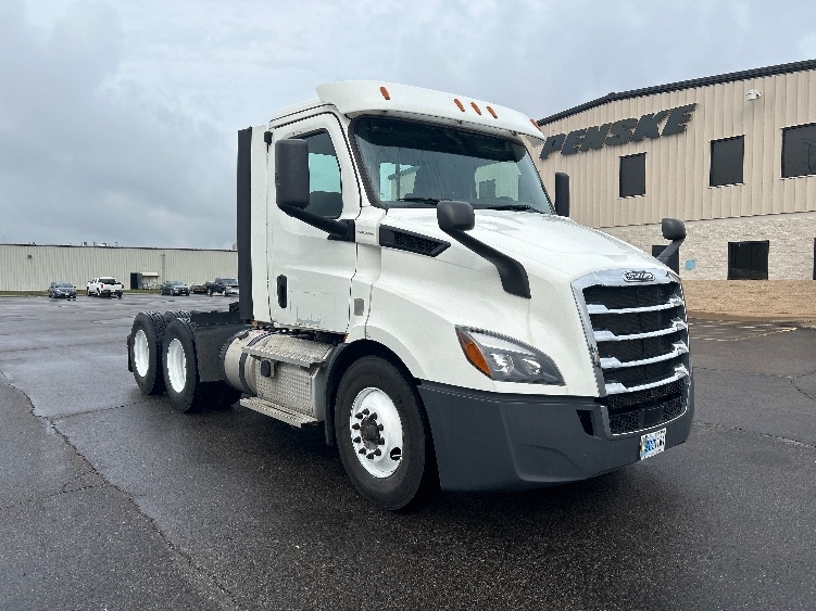 2020 Freightliner Cascadia in Rothschild, WI