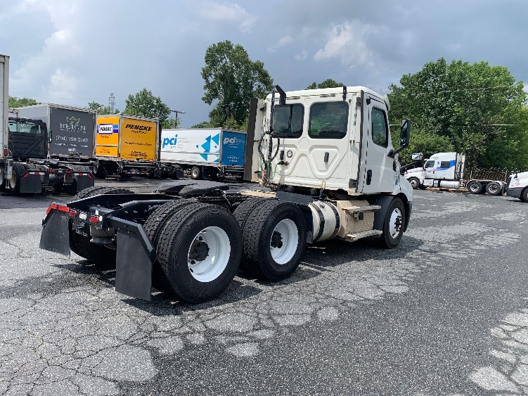2020 Freightliner Cascadia in Concord, NC — photo 7