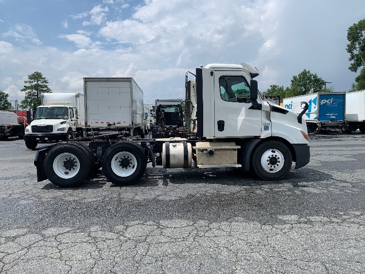 2020 Freightliner Cascadia in Concord, NC — photo 8