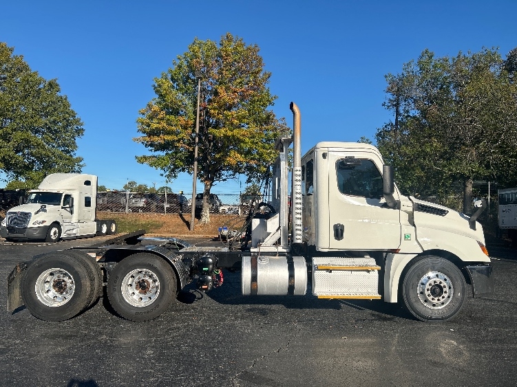 2020 Freightliner Cascadia in Concord, NC — photo 8