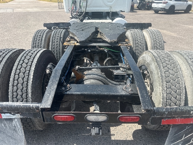 2020 Freightliner Cascadia in Dallas, TX — photo 6