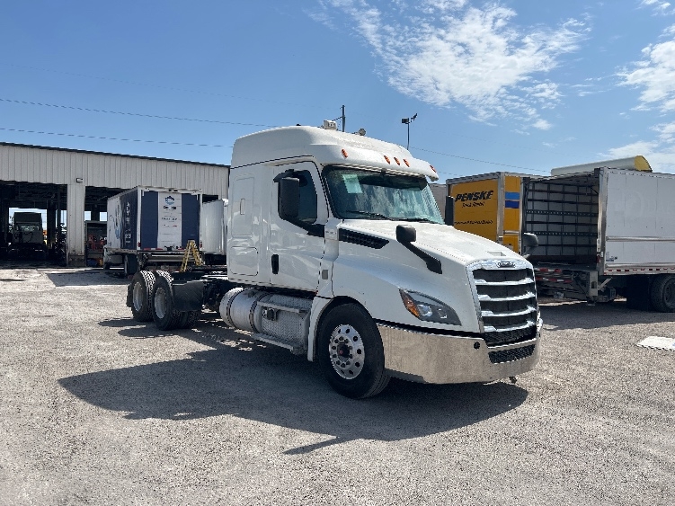 2020 Freightliner Cascadia in Dallas, TX