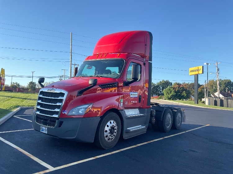 2020 Freightliner Cascadia in Akron, OH — photo 3