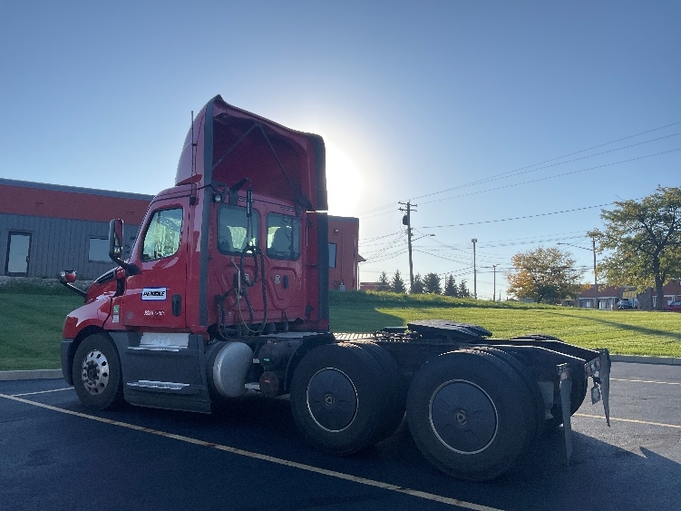 2020 Freightliner Cascadia in Akron, OH — photo 5