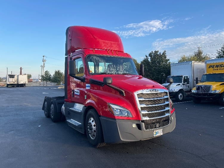 2020 Freightliner Cascadia in Akron, OH