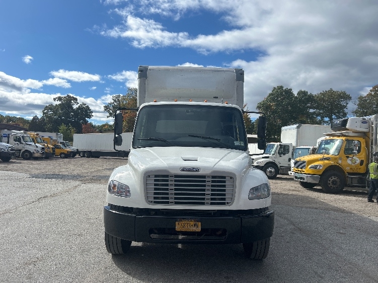 2020 Freightliner eM2 in Essex Junction, VT — photo 2