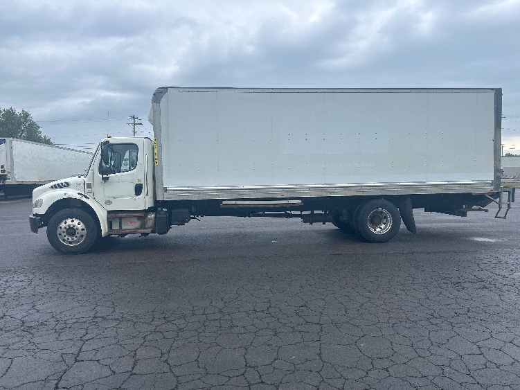 2020 Freightliner eM2 in Fredonia, NY — photo 4