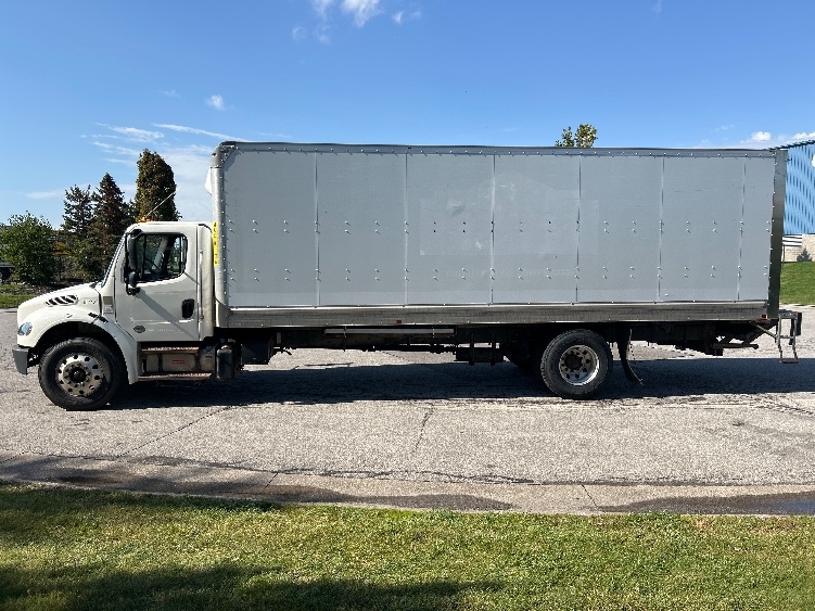 2020 Freightliner eM2 in Fredonia, NY — photo 4