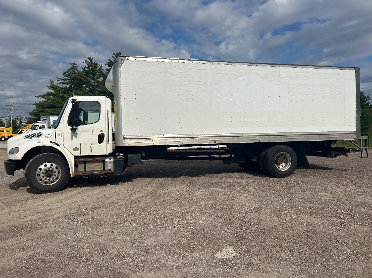 2020 Freightliner eM2 in Springfield, MA — photo 4