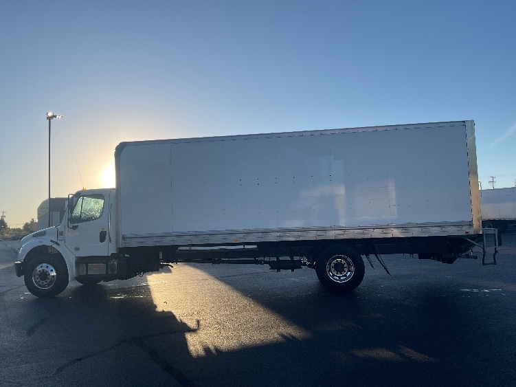 2020 Freightliner eM2 in Akron, OH — photo 4