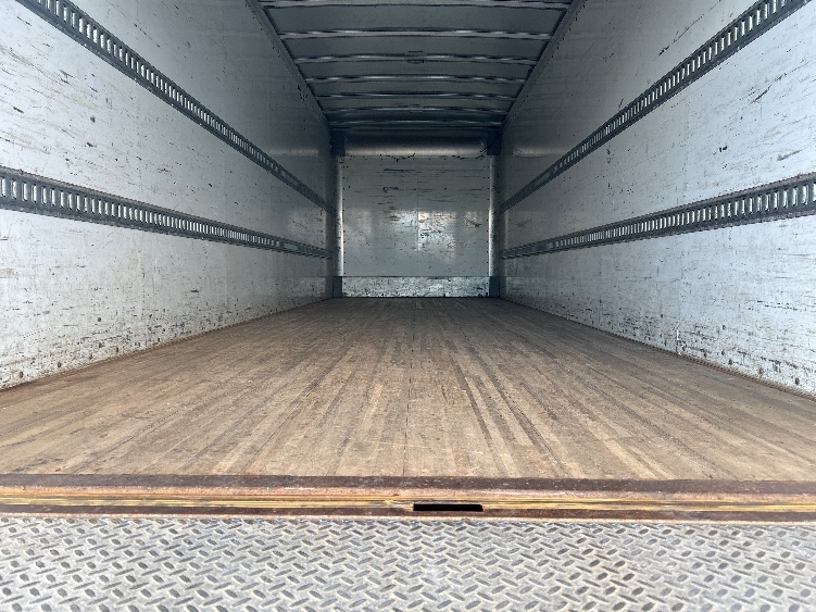2020 Freightliner eM2 in Fredonia, NY — photo 8