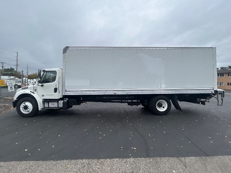 2020 Freightliner eM2 in Portland, OR — photo 4