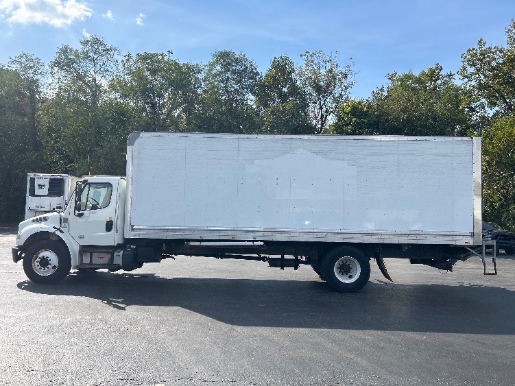 2020 Freightliner eM2 in Louisville, KY — photo 4