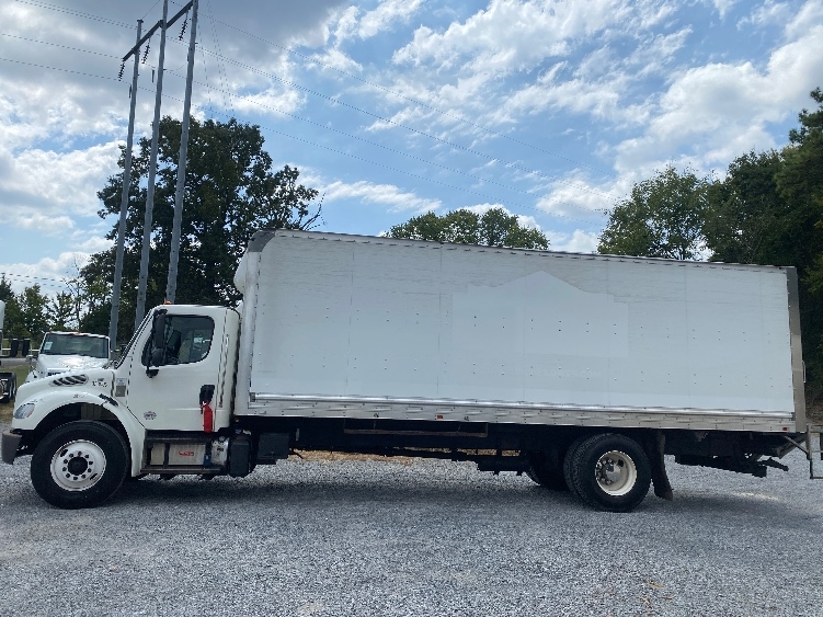 2020 Freightliner eM2 in Cleveland, TN — photo 3