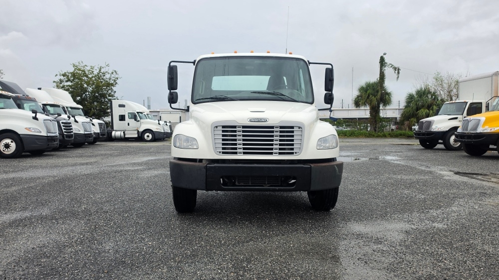 2020 Freightliner eM2 in Pensacola, FL — photo 2