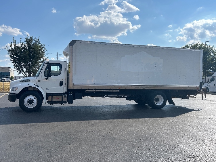2020 Freightliner eM2 in Dallas, TX — photo 4