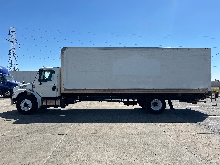 2020 Freightliner eM2 in Dallas, TX — photo 4