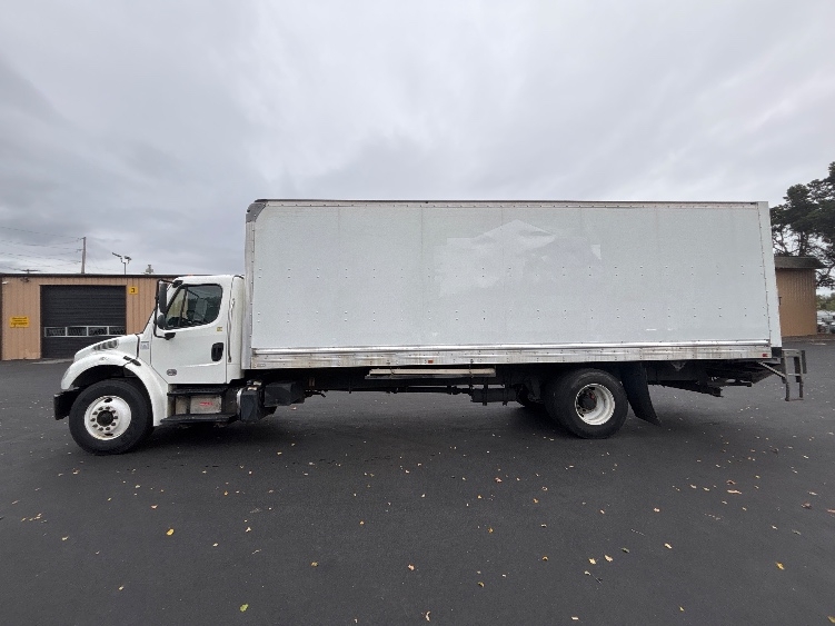 2020 Freightliner eM2 in Portland, OR — photo 4