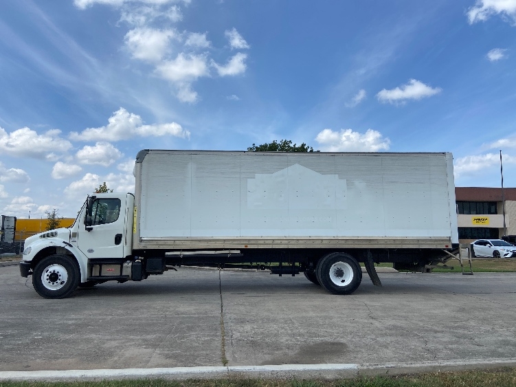 2020 Freightliner eM2 in San Antonio, TX — photo 4