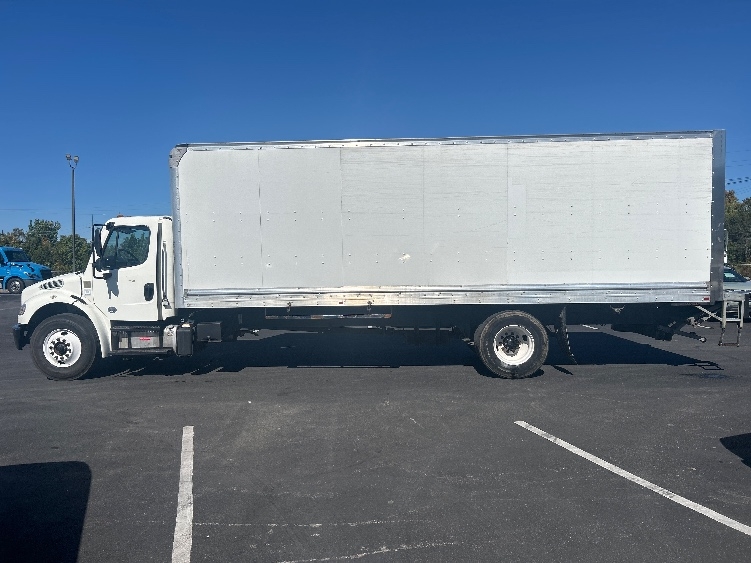 2020 Freightliner eM2 in Louisville, KY — photo 4