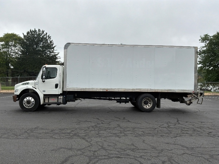 2020 Freightliner eM2 in Bensalem, PA — photo 4