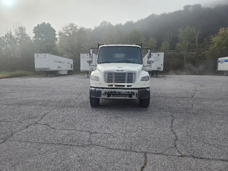2020 Freightliner eM2 in Clearfield, PA — photo 2