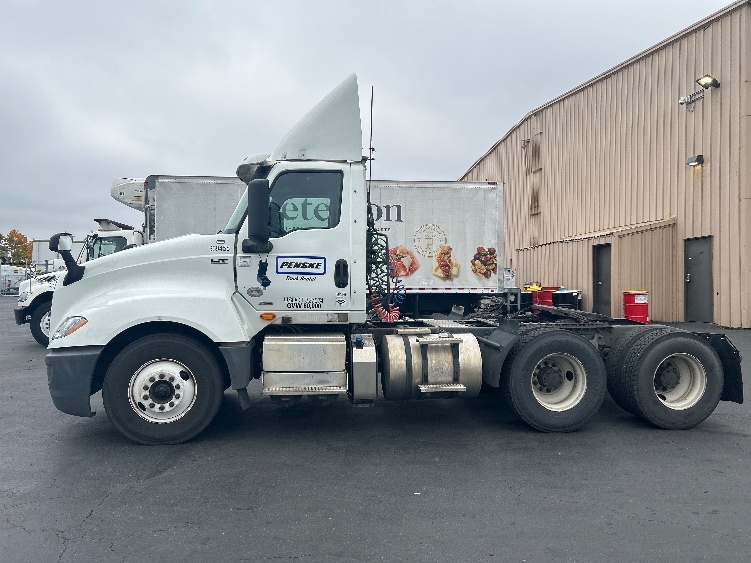 2020 International LT in Kent, WA — photo 4
