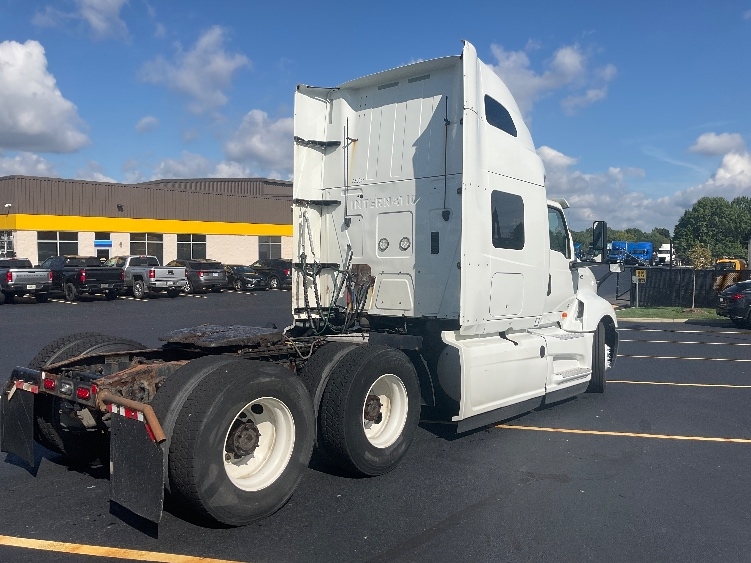 2020 International LT in Akron, OH — photo 7