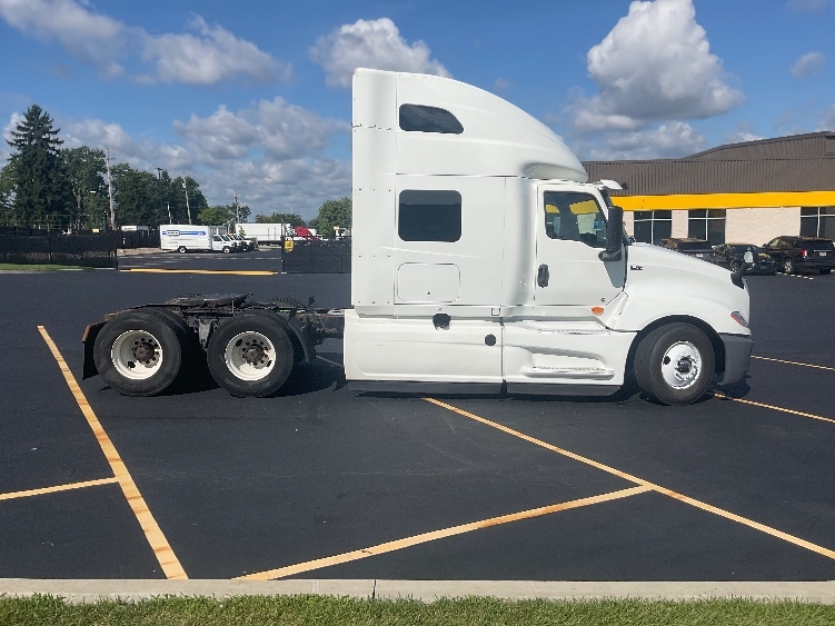 2020 International LT in Akron, OH — photo 8