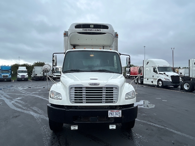2020 Freightliner eM2 in Columbus, OH — photo 2