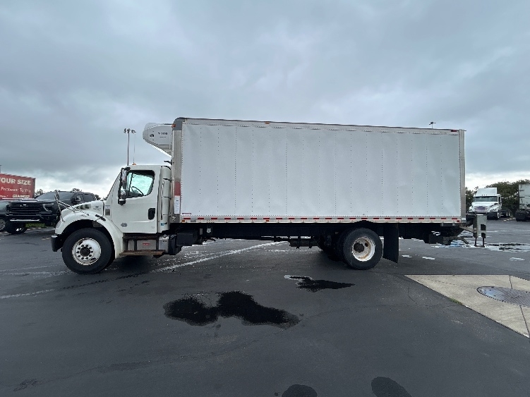2020 Freightliner eM2 in Columbus, OH — photo 4