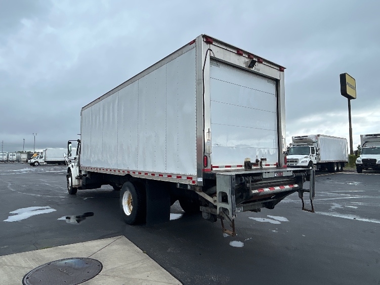 2020 Freightliner eM2 in Columbus, OH — photo 6