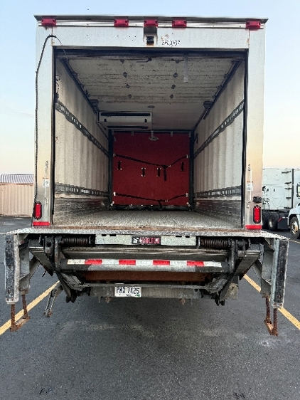 2020 Freightliner eM2 in Columbus, OH — photo 8