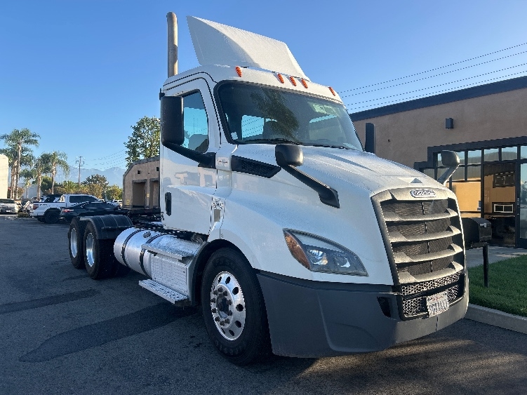 2020 Freightliner Cascadia in Fontana, CA