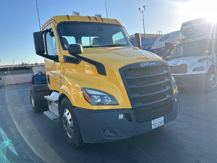 2020 Freightliner Cascadia