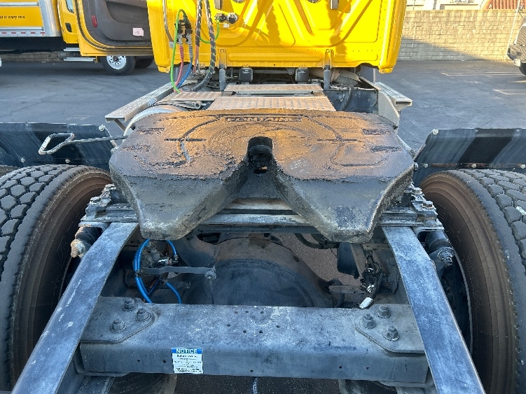 2020 Freightliner Cascadia in Fontana, CA — photo 6