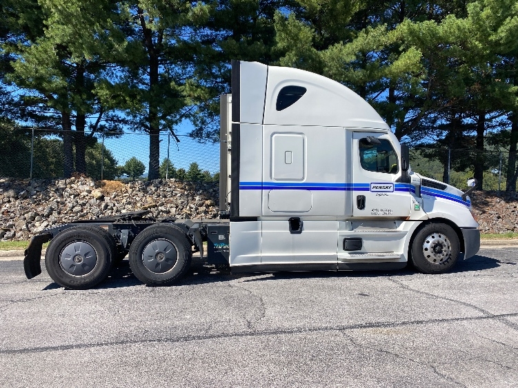 2020 Freightliner Cascadia in Greensboro, NC — photo 8