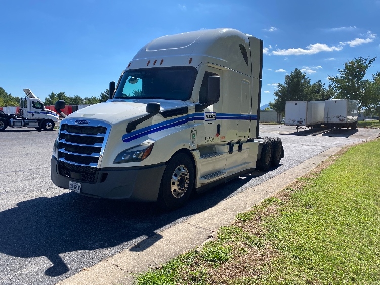 2020 Freightliner Cascadia in Greensboro, NC — photo 3