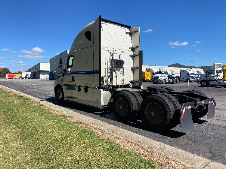 2020 Freightliner Cascadia in Greensboro, NC — photo 5