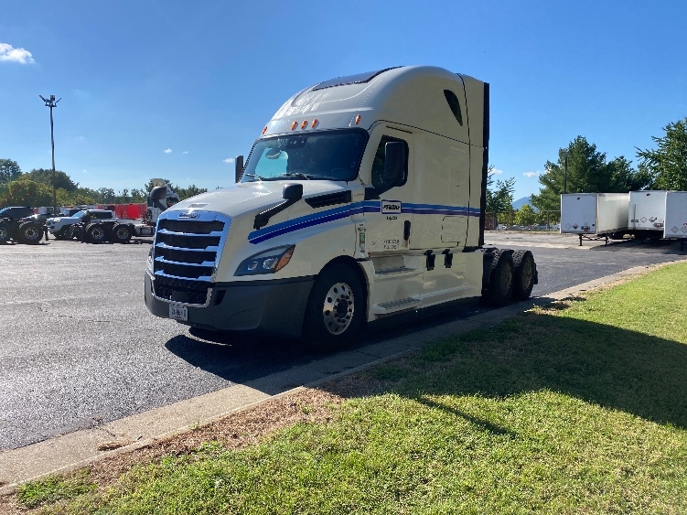 2020 Freightliner Cascadia in Greensboro, NC — photo 3