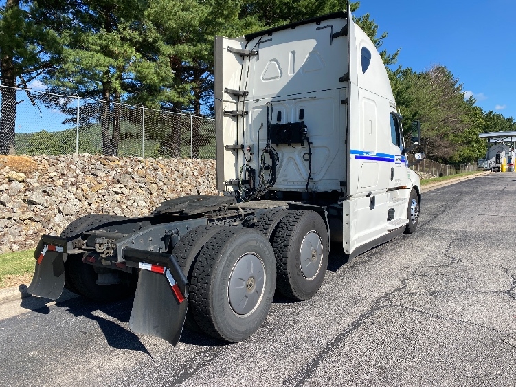 2020 Freightliner Cascadia in Greensboro, NC — photo 7