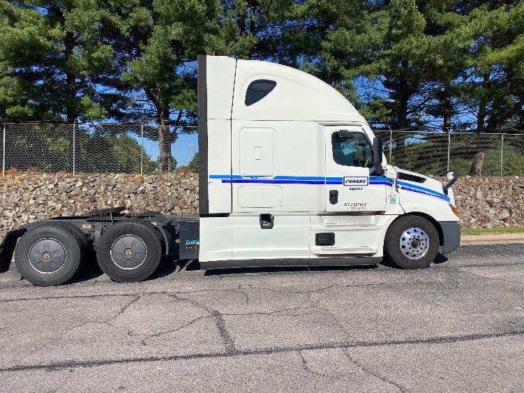 2020 Freightliner Cascadia in Greensboro, NC — photo 8