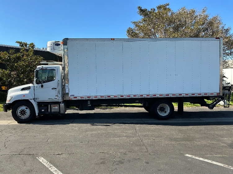 2020 Hino 268 in Torrance, CA — photo 4