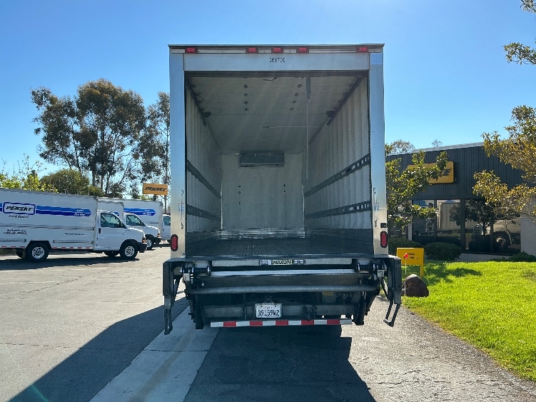 2020 Hino 268 in Torrance, CA — photo 8