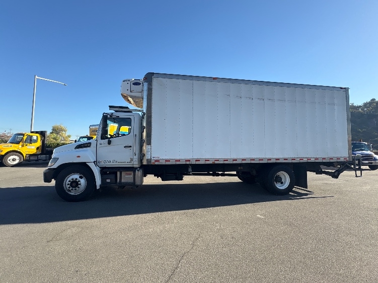 2020 Hino 268 in Torrance, CA — photo 4